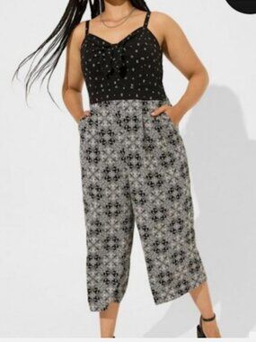 Torrid Tie Front Geometric Black Print Culotte Jumpsuit Size 0 L 12
